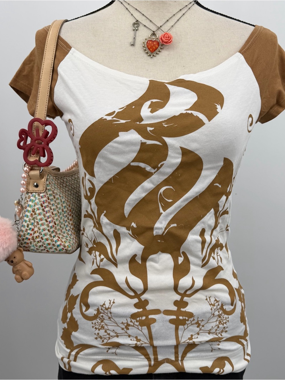 Y2K Rocawear brown and white graphic scoop neck top women’s small